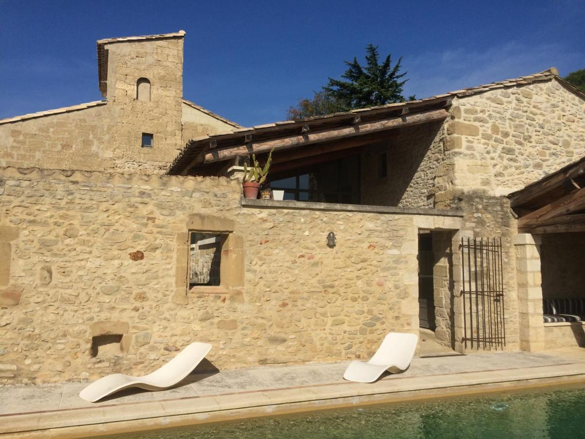 Les Toiles Du 15 Bed & Breakfast Montaren-et-Saint-Mediers Bagian luar foto