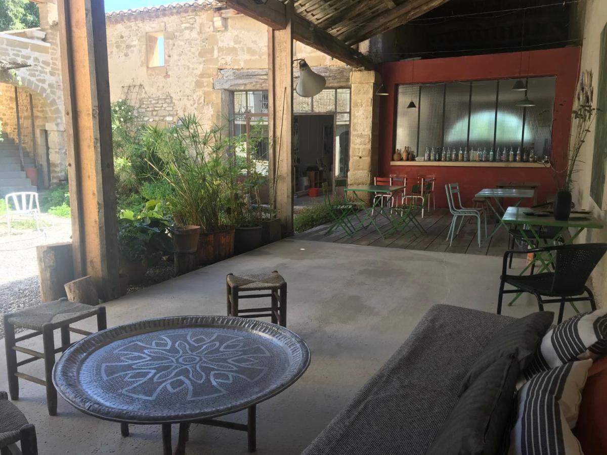 Les Toiles Du 15 Bed & Breakfast Montaren-et-Saint-Mediers Bagian luar foto
