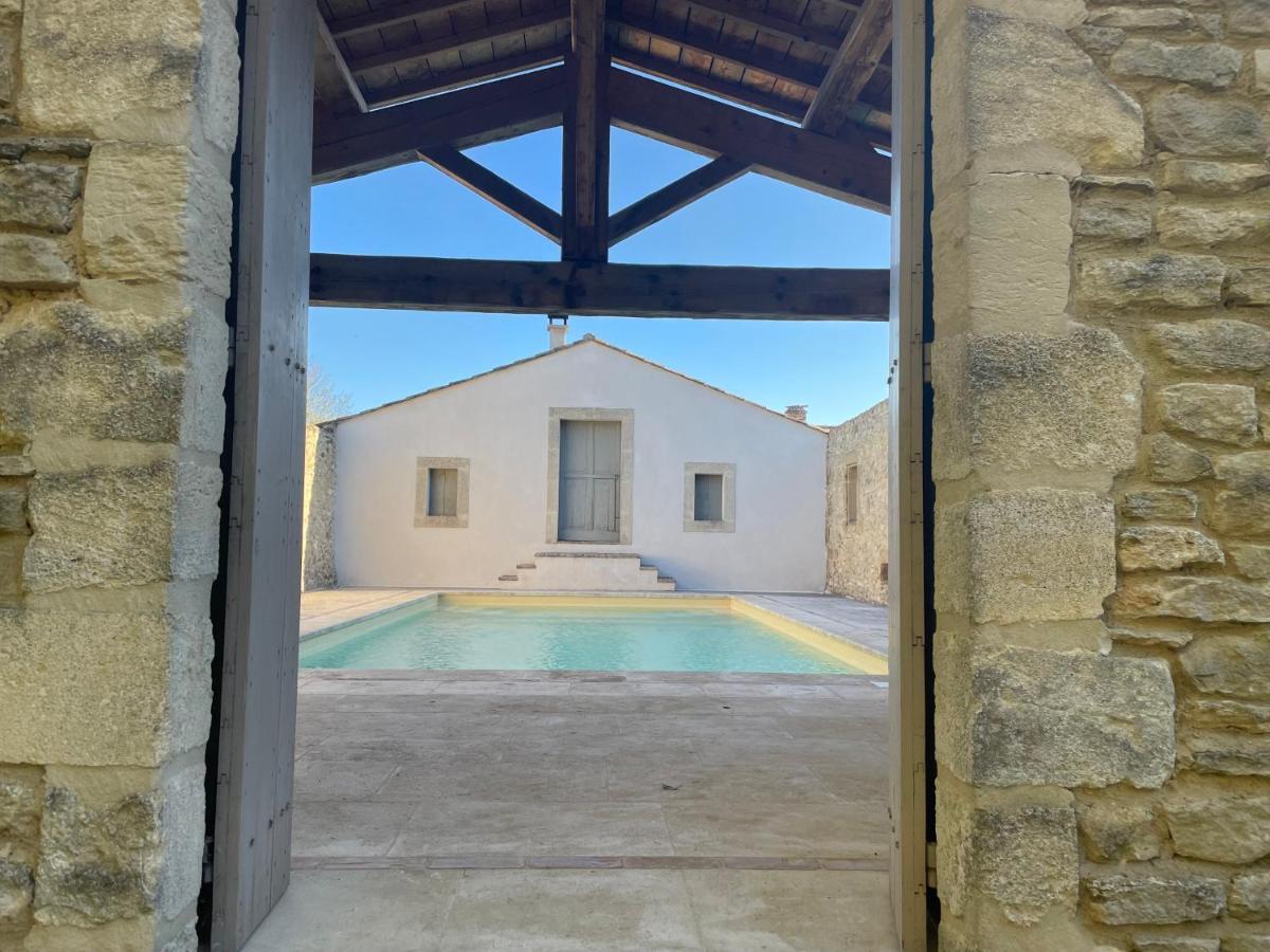 Les Toiles Du 15 Bed & Breakfast Montaren-et-Saint-Mediers Bagian luar foto