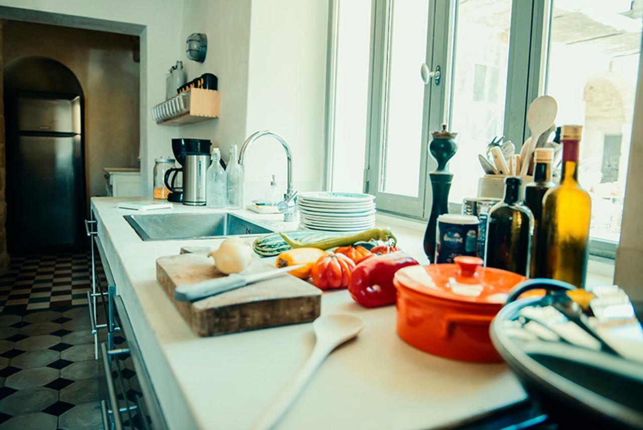 Les Toiles Du 15 Bed & Breakfast Montaren-et-Saint-Mediers Bagian luar foto